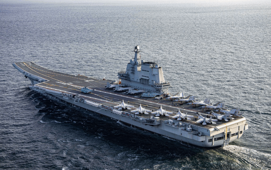 Qu'est-ce que le multitransporteur rouge et comment transforme-t-il les opérations de transport maritime ? 9 image 574