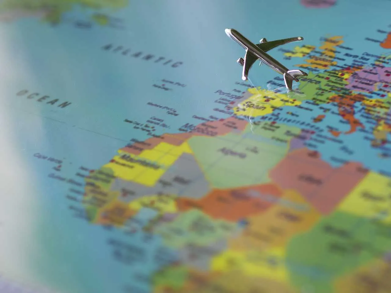 International Shipping Tracking Challenges in the Fashion Industry